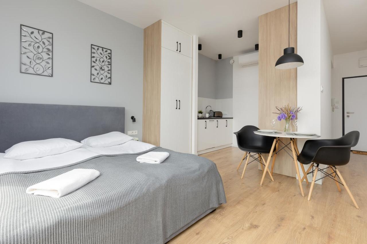 Wola Pet-Friendly Apartments With Ac Slawinska By Noclegi Renters Warsaw Exterior photo