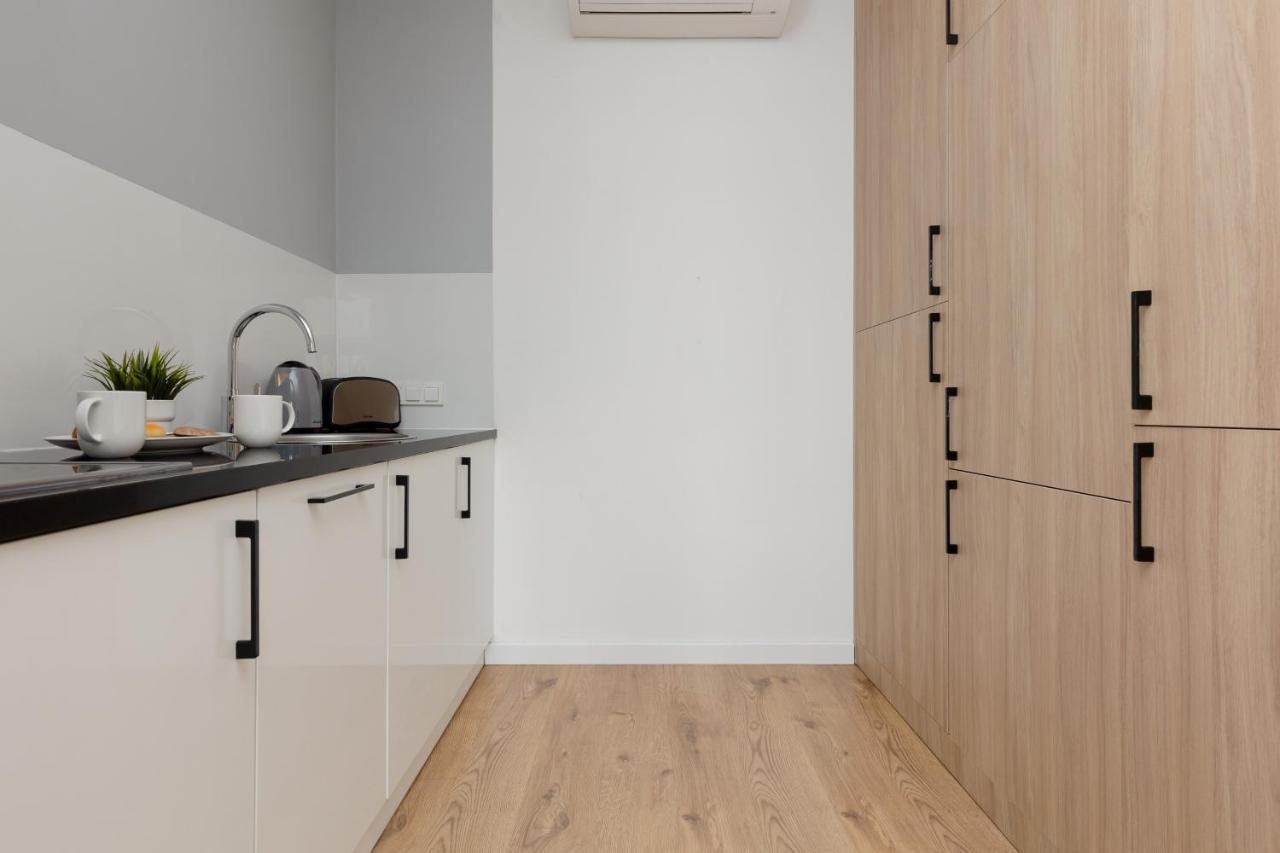 Wola Pet-Friendly Apartments With Ac Slawinska By Noclegi Renters Warsaw Exterior photo