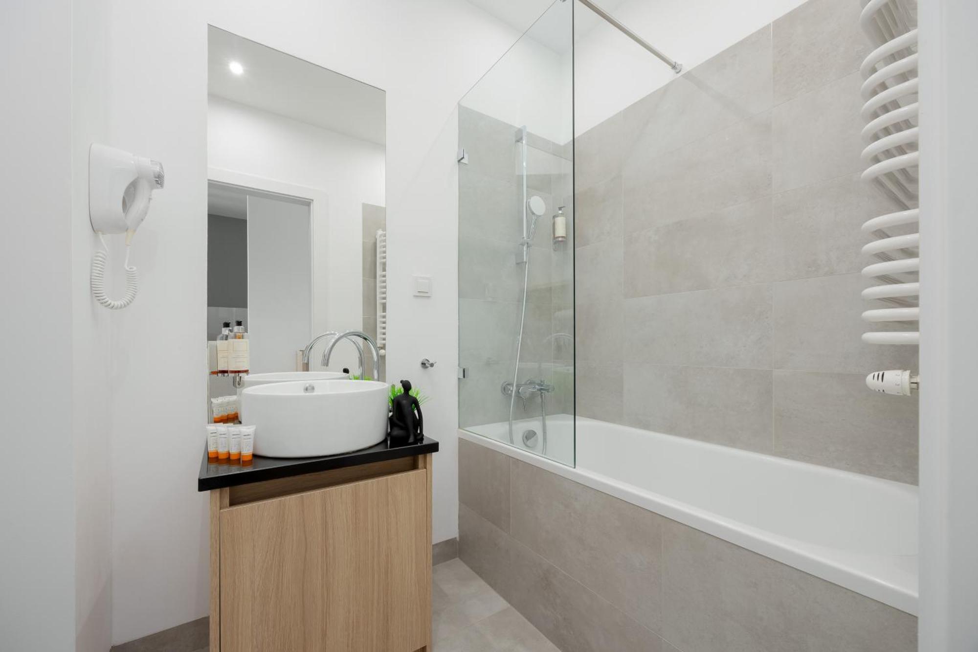 Wola Pet-Friendly Apartments With Ac Slawinska By Noclegi Renters Warsaw Exterior photo